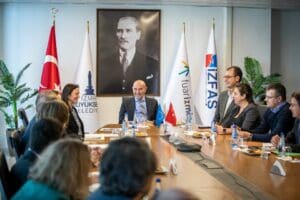 İzmir B&uuml;y&uuml;kşehir Belediye Başkanı Tun&ccedil; Soyer, Avrupa Birliği T&uuml;rkiye Delegasyonu