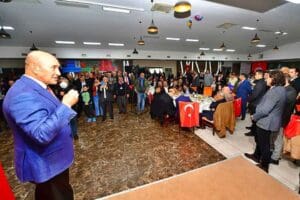 İzmir B&uuml;y&uuml;kşehir Belediye Başkanı Tun&ccedil; Soyer, Erzurum Demokrat Dernekler Federasyonu