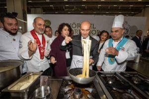 İzmir B&uuml;y&uuml;kşehir Belediye Başkanı Tun&ccedil; Soyer, HORECA Fuarı kapsamında yapılan