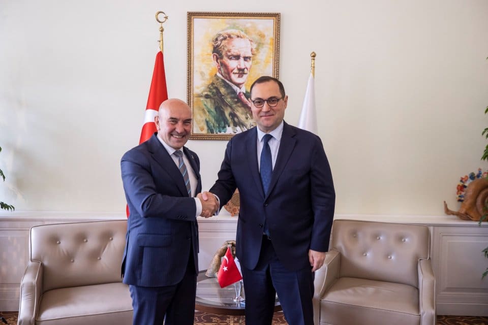 İzmir B&uuml;y&uuml;kşehir Belediye Başkanı Tun&ccedil; Soyer, G&uuml;rcistan&rsquo;ın Ankara B&uuml;y&uuml;kel&ccedil;isi Giorgi