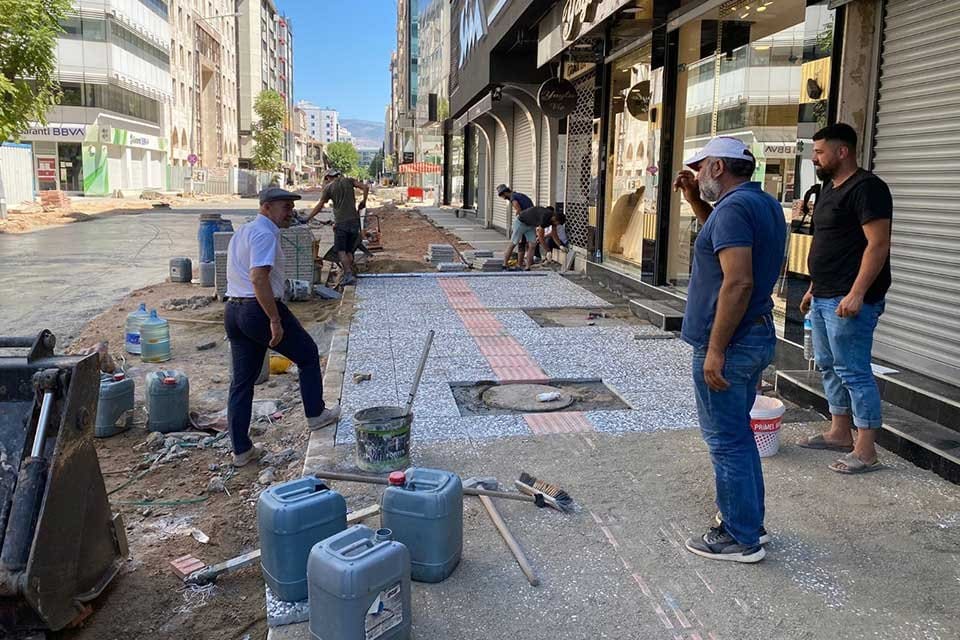 İzmir B&uuml;y&uuml;kşehir Belediyesi&rsquo;nin Kemeraltı b&ouml;lgesindeki aşırı yağışlarda meydana gelen su