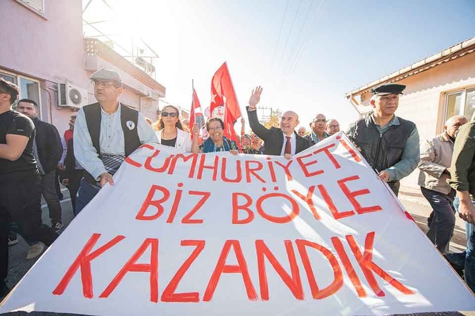 İzmir B&uuml;y&uuml;kşehir Belediyesi 29 Ekim kutlamalarını Cumhuriyet Bayramı&rsquo;nın arifesinde Bergama'nın