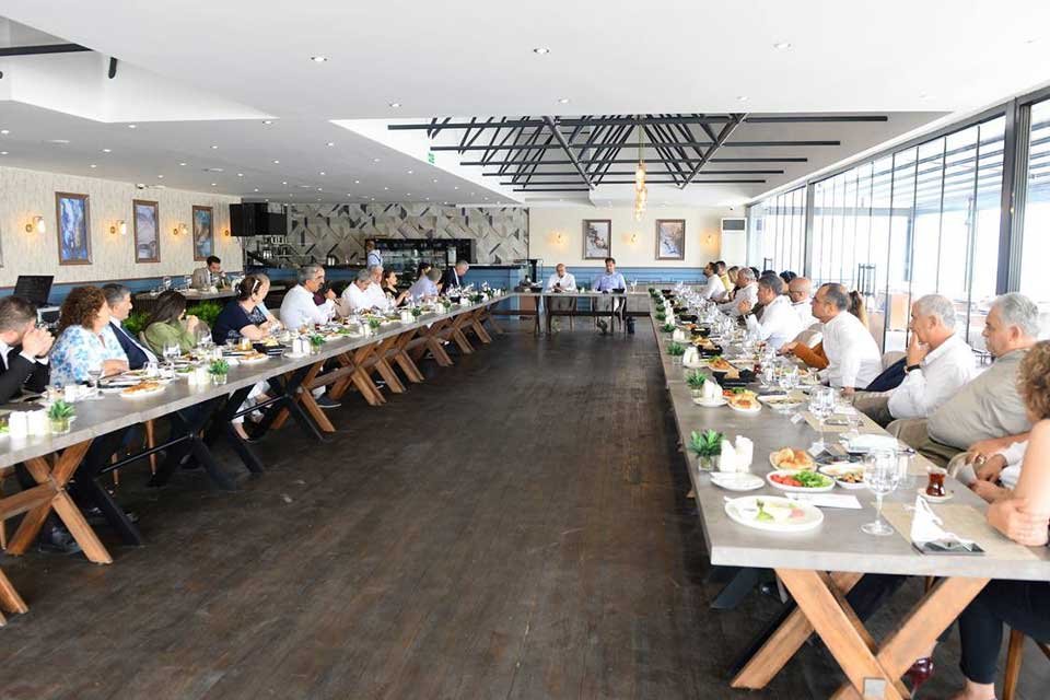 İzmir B&uuml;y&uuml;kşehir Belediye Başkanı Tun&ccedil; Soyer, CHP İzmir İl Başkanı