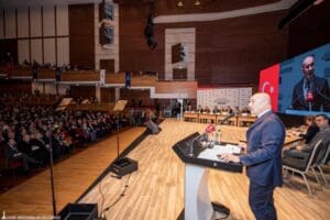 İzmir B&uuml;y&uuml;kşehir Belediye Başkanı Tun&ccedil; Soyer&rsquo;in ev sahipliğinde kentte &uuml;&ccedil;