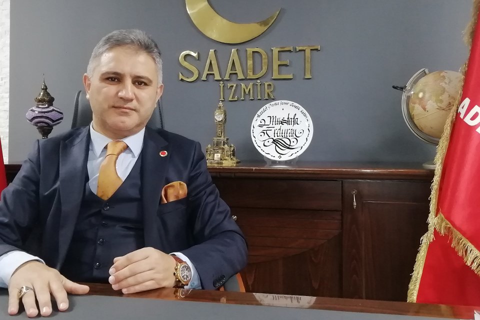 Saadet Partisi (SP) İzmir İl Başkanı Mustafa Erduran, Uluslararası Mizah