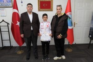 Menderes Belediye Başkan V. Erkan &Ouml;zkan, İstanbul&rsquo;da d&uuml;zenlenen Aerobik Cimnastik