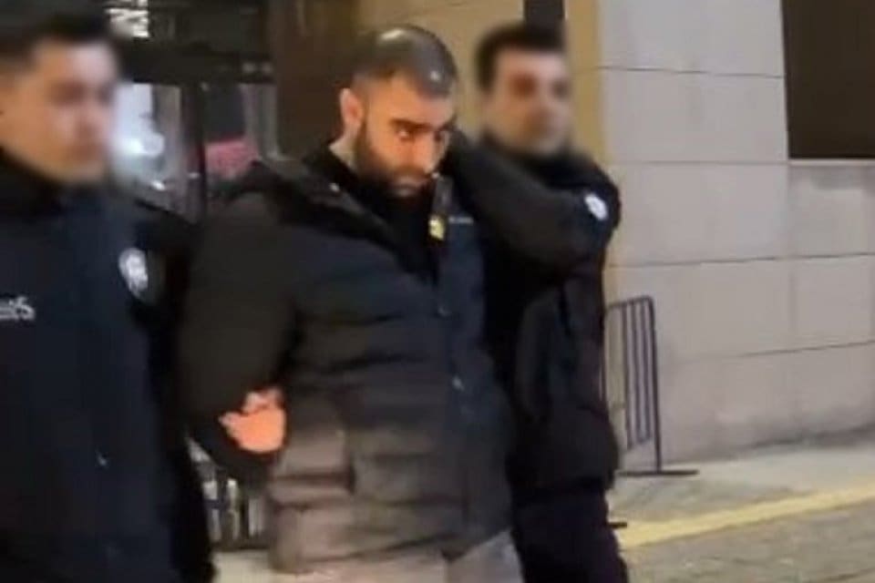 İsrail&rsquo;de İnterpol&rsquo;&uuml;n kırmızı b&uuml;ltenle aradığı İsrail k&ouml;kenli bir mafya lideri