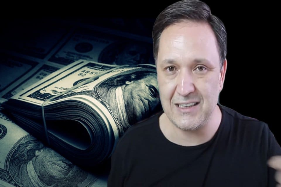 Para ve ekonomi politikaları &uuml;zerinde yaptığı yorumlarla adından s&ouml;z ettiren