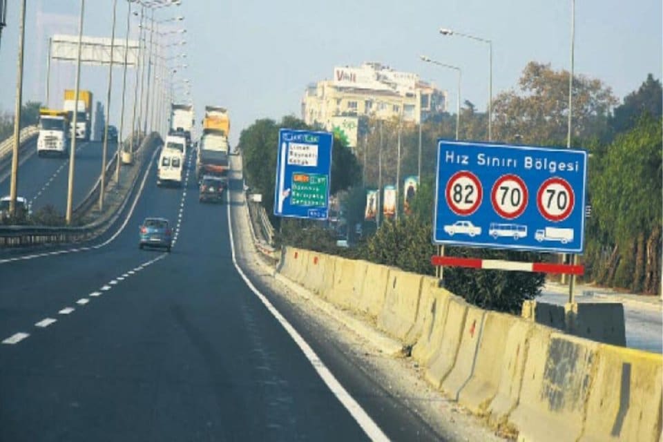 İ&ccedil;işleri Bakanı S&uuml;leyman Soylu, 1 Temmuz itibarıyla otoyollarda hız sınırının