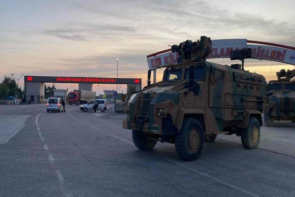 Kilis'teki &Ouml;nc&uuml;pınar Sınır Kapısı b&ouml;lgesine Suriye'nin kuzeyinden atılan 6 roket