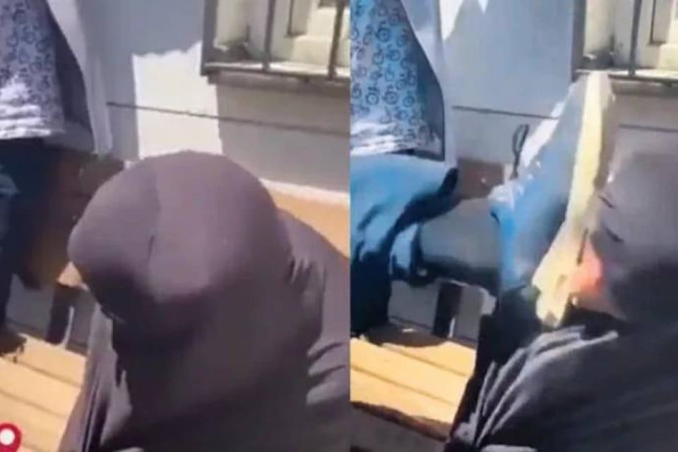Gaziantep'te &ccedil;ocuk hırsızı sandıkları yaşlı kadını tartaklayan ve tekme atan
