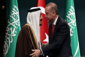 Suudi Arabistan yönetimi, vatandaşlarının Kovid-19 gerekçesiyle aralarında Türkiye'nin de bulunduğu