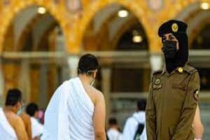 Toplumsal hayatı d&uuml;zenleyen katı kuralların gevşetildiği Suudi Arabistan'da kadın g&uuml;venlik