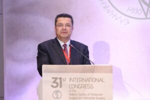 Tabip Odası İzmir Başkanı Prof. Dr. Süleyman Kaynak, şehrin dışına