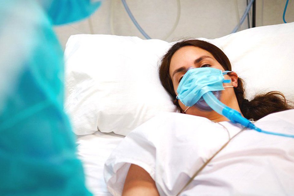 İzmir'de koronavir&uuml;s tablosu gittik&ccedil;e ağırlaşıyor. İzmir Tabip Odası yaptığı a&ccedil;ıklamada