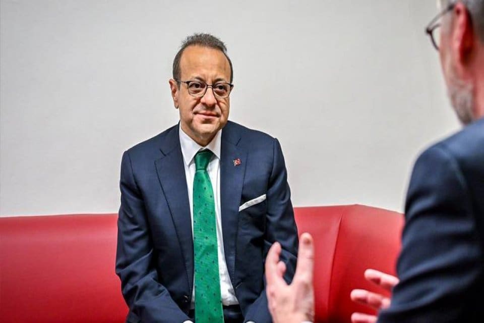 Karar gazetesi yazarı&nbsp;Taha Akyol, Millet İttifakı cumhurbaşkanı adayı&nbsp;Kemal Kılı&ccedil;daroğlu'nun ayakkabıyla