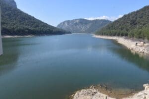 İzmir'in &ouml;nemli miktarda su ihtiyacını karşılayan ve aktif doluluk oranı