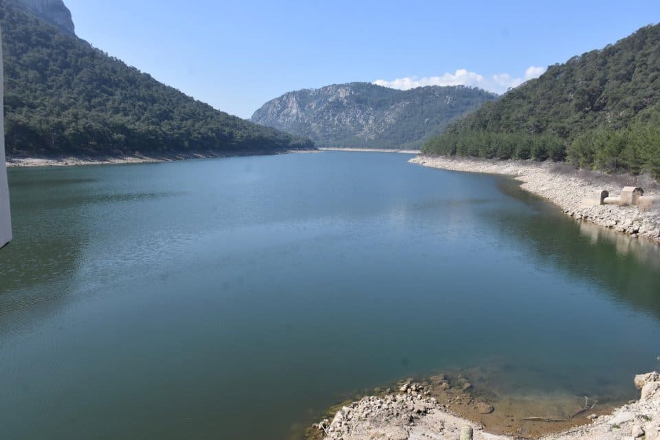 İzmir'in &ouml;nemli miktarda su ihtiyacını karşılayan ve aktif doluluk oranı