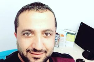 İzmir'in Konak ilçesinde, bir şirkette iş güvenliği uzmanı olarak çalıştığı