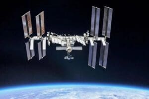 Uluslararası Uzay İstasyonu ile iki astronot arasında iletişim kurulurken kullanılan