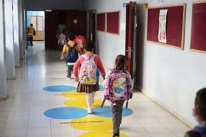 17 g&uuml;nl&uuml;k tam kapanma uygulamasının ardından &ouml;nce okulların a&ccedil;ılıp sınavların