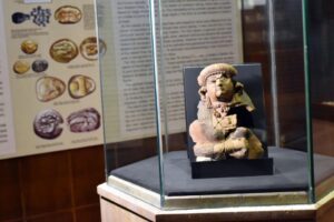 İZMİR'in Bayraklı il&ccedil;esinde Smyrna Antik Kenti kazılarında 10 yıl &ouml;nce