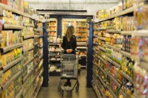 Y&uuml;r&uuml;rl&uuml;ğe girecek yeni d&uuml;zenleme kapsamında &uuml;r&uuml;n etiketlerinde 1 Mart'tan itibaren