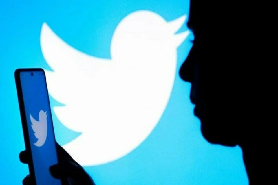 Twitter, &ouml;deme yapılarak alınabilen Blue aboneleri haricinde iki fakt&ouml;rl&uuml; hesap