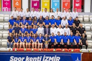 İzmir Büyükşehir Belediye Başkanı Soyer, İzmir’e hentbol erkekler kategorisinde ilk
