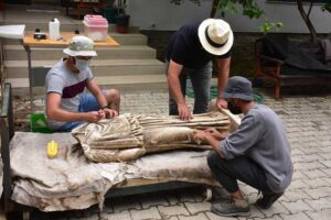 İzmir'in Torbalı il&ccedil;esindeki Metropolis Antik Kenti'ndeki kazı &ccedil;alışmalarında, gen&ccedil; kadını