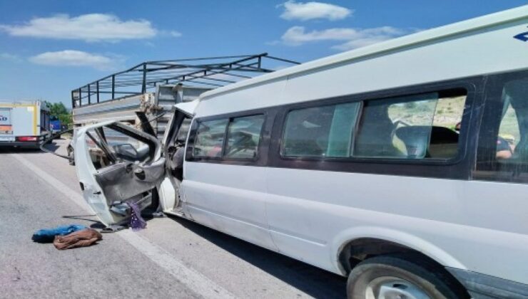 Tarım işçilerini taşıyan minibüs kaza yaptı, 17 kişi yaralandı