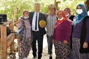 Y&uuml;kselen maliyetlerin &uuml;stesinden gelemediği i&ccedil;in &uuml;retimi bırakma noktasına gelen &ccedil;ift&ccedil;inin