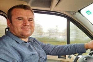 Manisa'nın Salihli il&ccedil;esinde, trakt&ouml;r&uuml;yle tarlasını s&uuml;rmeye giden &ccedil;ift&ccedil;i Mehmet Karakaya