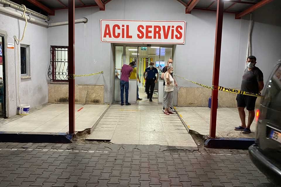 İzmir'in Konak ilçesinde, akraba olduğu ileri sürülen iki kişinin arasındaki