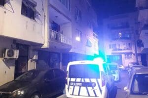 İZMİR'in Karabağlar il&ccedil;esinde, Alican E.,&nbsp; tartıştığı annesi Sevda Yalın'ı (56)