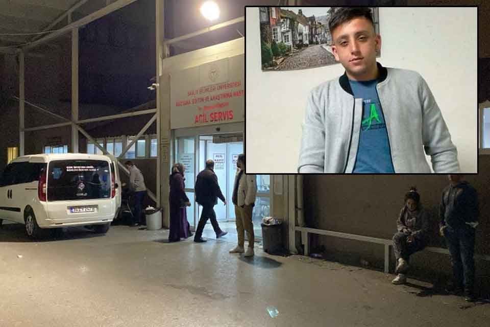 İzmir'in&nbsp;Konak&nbsp;il&ccedil;esinde, tartıştığı arkadaşı&nbsp;Necati Bakırcı'yı (24) g&ouml;ğs&uuml;nden bı&ccedil;aklayarak &ouml;ld&uuml;ren Emre Sara&ccedil;'ın