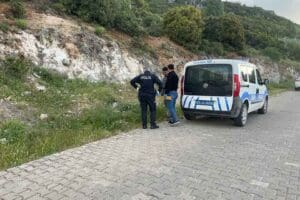 İZMİR'in Kemalpaşa il&ccedil;esinde Y.&Ouml;. (31), tartıştığı komşusu F.D. (26) tarafından
