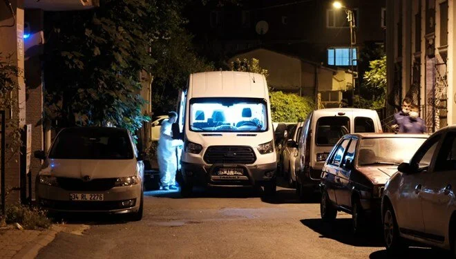 Sarıyer&nbsp;Bah&ccedil;ek&ouml;y'de bir kişi, evinde birlikte bulundukları Fatma Keke'yi (53) &ccedil;ıkan
