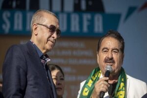 İbrahim Tatlıses&rsquo;in doğduğu Şanlıurfa'daki mağara, restore edilerek turistlerin ziyaretine a&ccedil;ıldı.