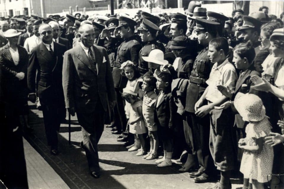 Ulusal Egemenlik ve &Ccedil;ocuk Bayramı,&nbsp;T&uuml;rkiye Cumhuriyeti ve Kuzey Kıbrıs T&uuml;rk