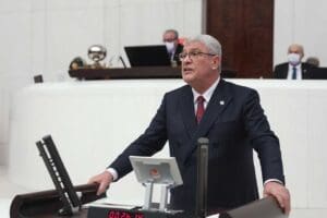 TBMM Genel Kurulu'nda 2022 b&uuml;t&ccedil;e g&ouml;r&uuml;şmeleri s&uuml;rerken İYİ Partili Musavat