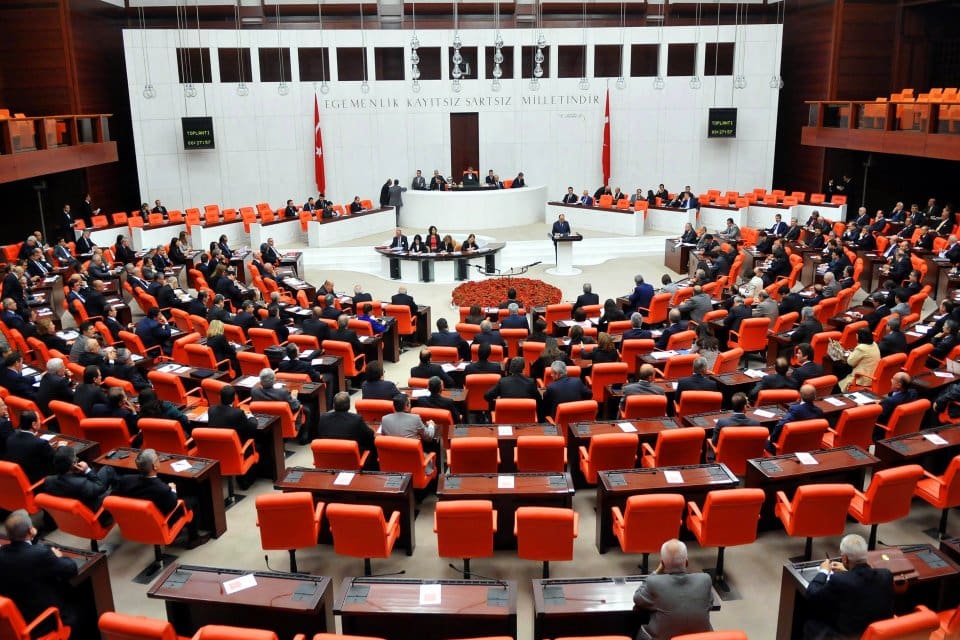 Meclis, 3 aylık aranın ardından yasama &ccedil;alışmalarına yeniden başlayacak. TBMM