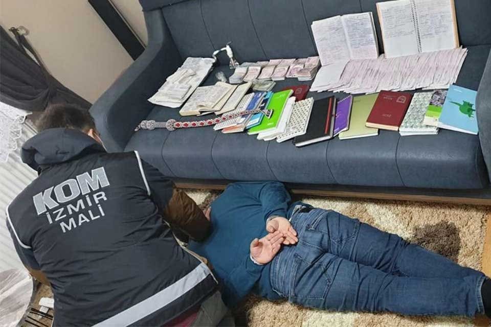İZMİR'de bankalardan kredi alamayan vatandaşlara faizle bor&ccedil; para verip karşılığında