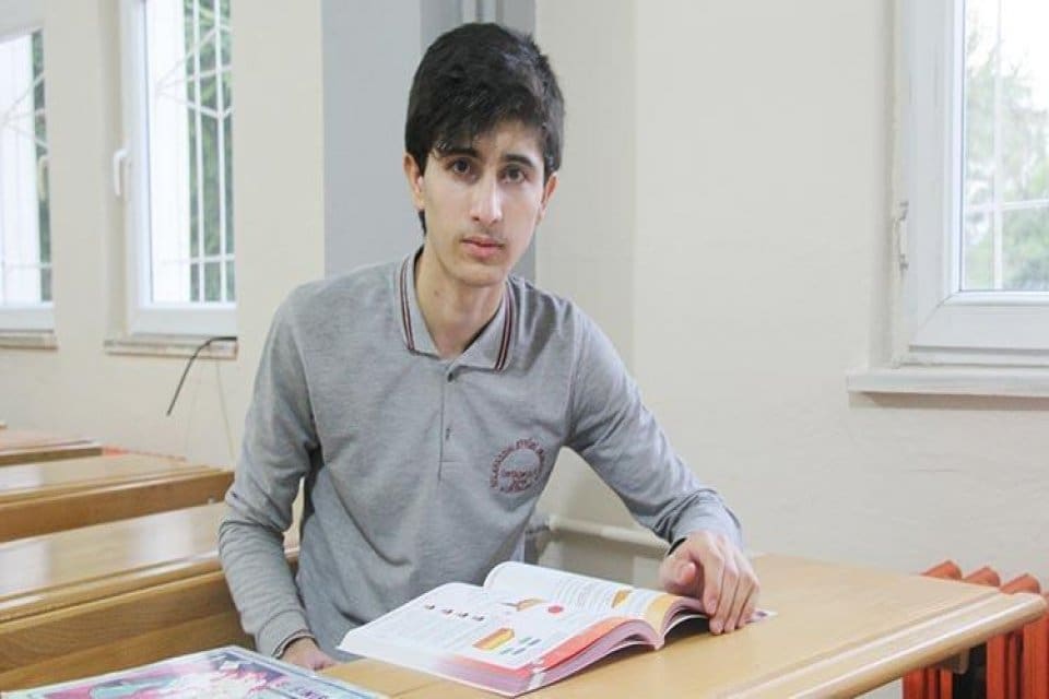 Siirt&rsquo;in Kurtalan il&ccedil;esi Selahaddin Eyyubi İmam Hatip Ortaokulu&rsquo;nda eğitim g&ouml;ren