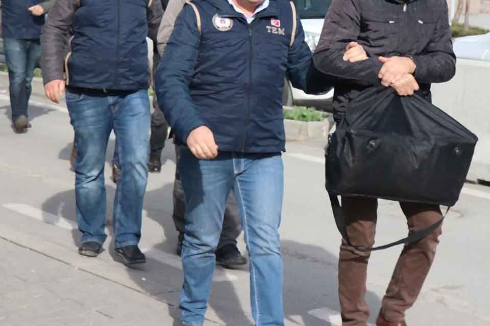 İZMİR'in Dikili il&ccedil;esi a&ccedil;ıklarında, yasa dışı yollardan tekneyle yurt dışına