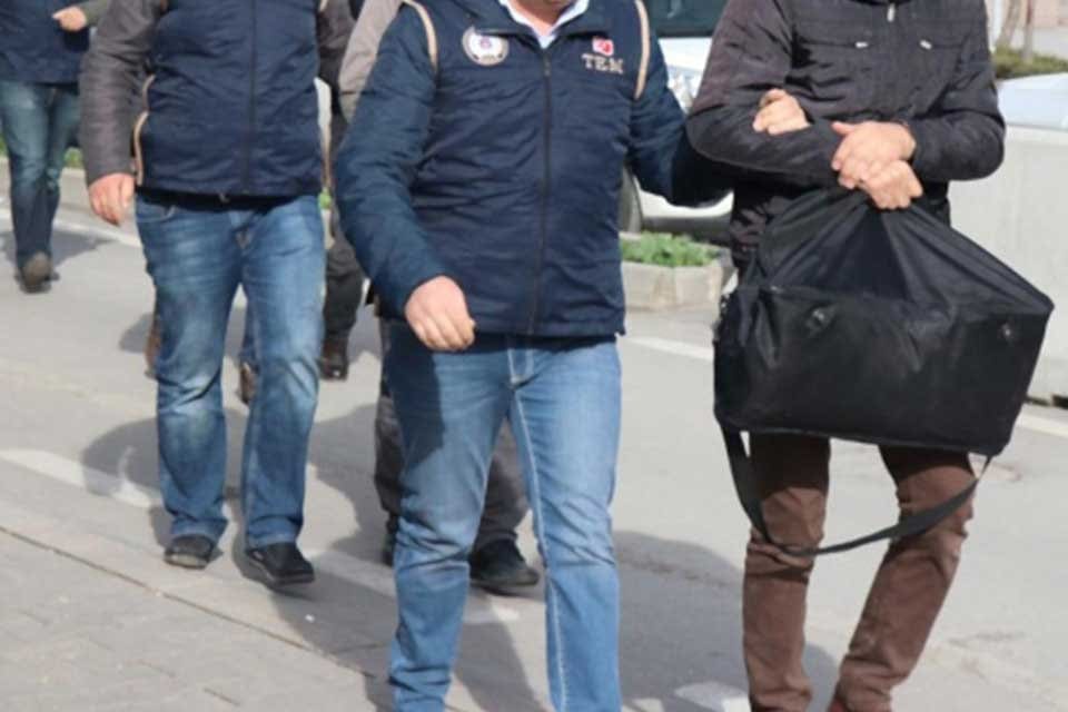 İzmir'de, yasa dışı yollardan yurt dışına ka&ccedil;maya &ccedil;alışan 3&rsquo;&uuml; Suriye