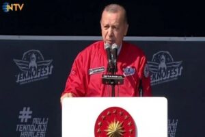 TEKNOFEST'te konuşan Cumhurbaşkanı Erdoğan, gençlere seslendi. Erdoğan, "Gençlerimizin, onları harflerle tanımlayanların