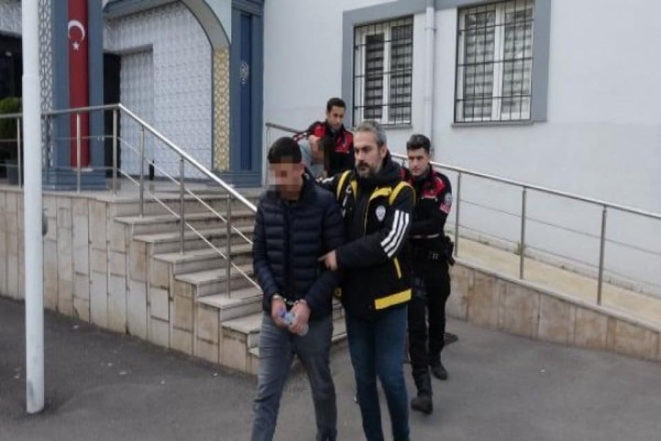 Bursa'nın Yıldırım il&ccedil;esinde bı&ccedil;aklanarak &ouml;ld&uuml;r&uuml;len İsmail Aslant&uuml;rk (20) soruşturmasına ilişkin