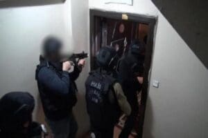 İstanbul ve İzmir&rsquo;de PKK/KCK'nın gen&ccedil;lik yapılanması olarak bilinen Devrimci Gen&ccedil;lik