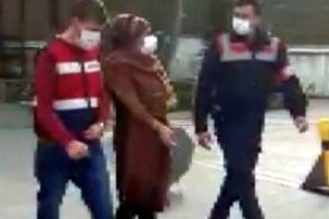 İzmir'de, terör örgütlerinin propagandasını yaptıkları iddia edilen 6 şüpheli, jandarma